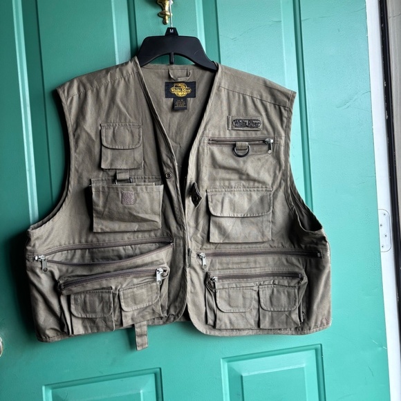 White River size medium men’s tactical vest - Picture 2 of 7
